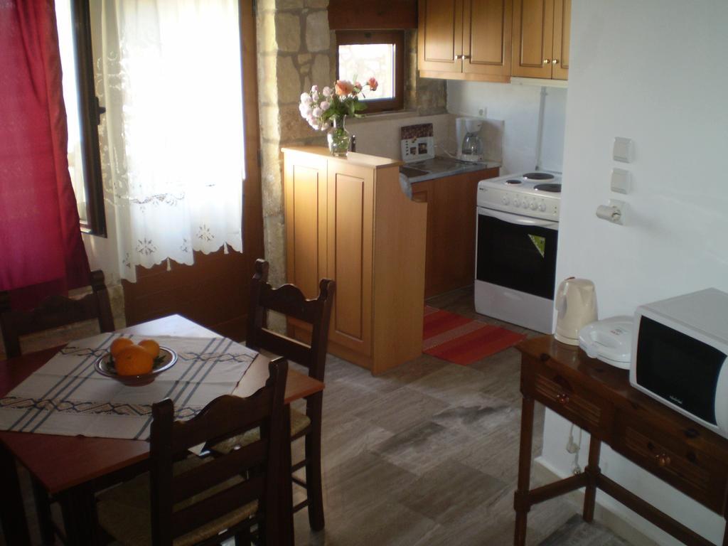 Villa Eleva Aryiroúpolis 部屋 写真